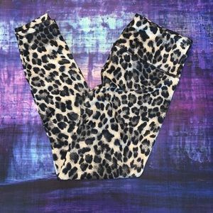 Gray/black leopard print butter leggings